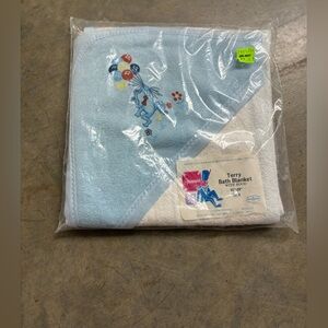 Vintage NWT hooded bath towel